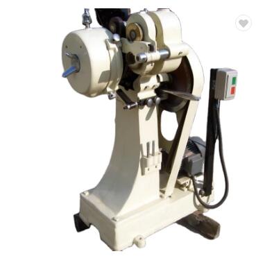Automatic fruit shaped hard candy forming machine
