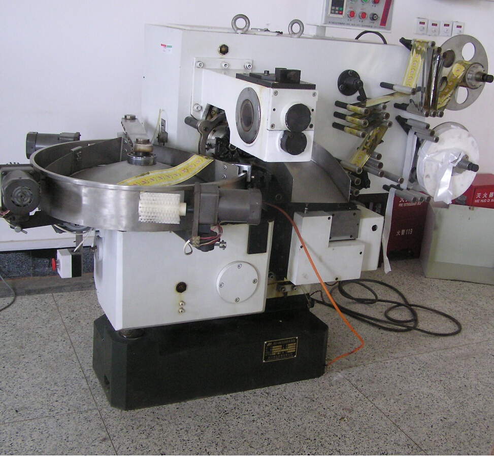 Twist  Packing machine