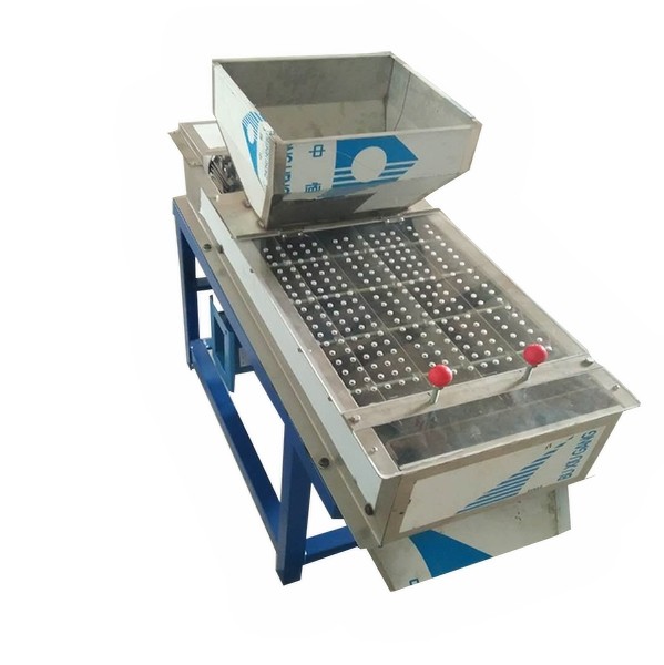 Automatic roaster peanut red skin peeling machine