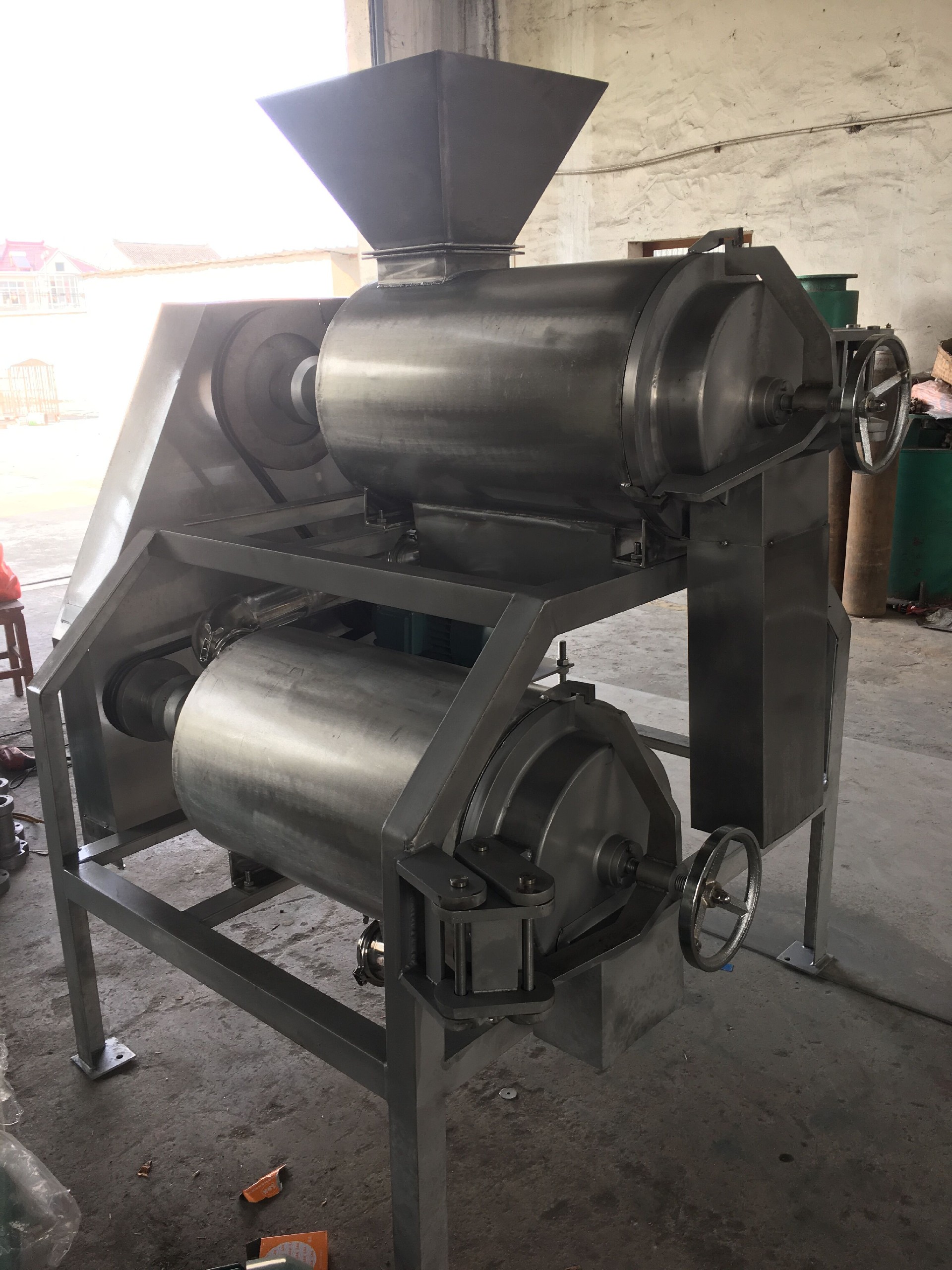 fruit pitting machine