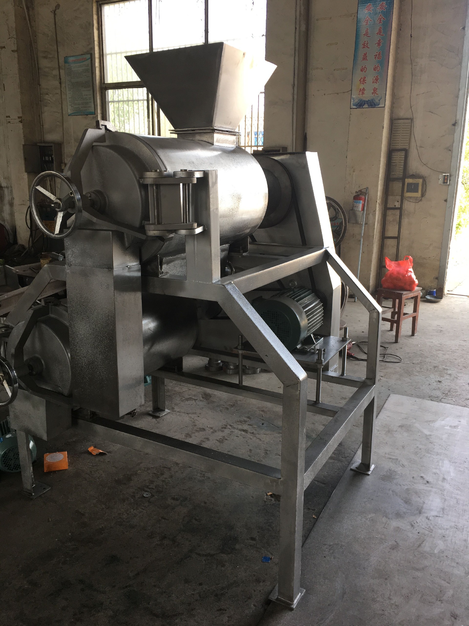 peach pitting machine